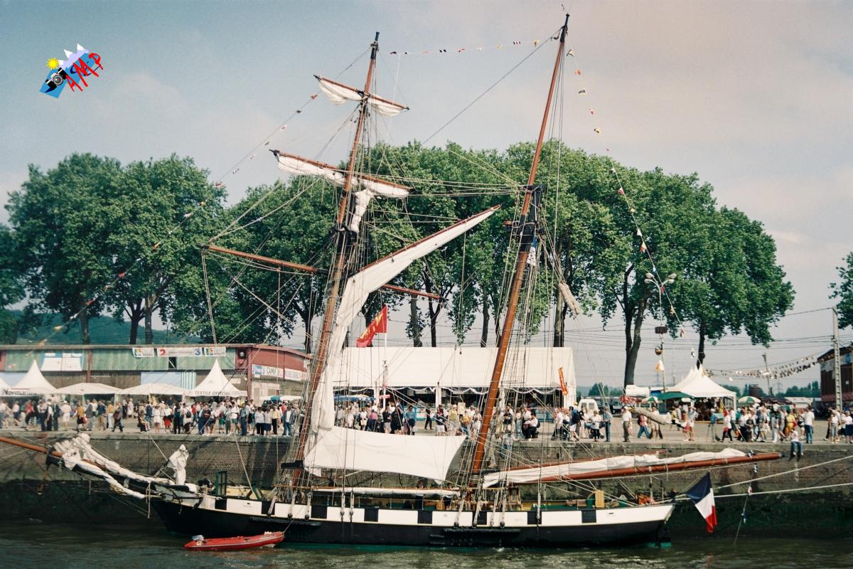 A1999-07_13A_B318_013-La Recouvrance_HG